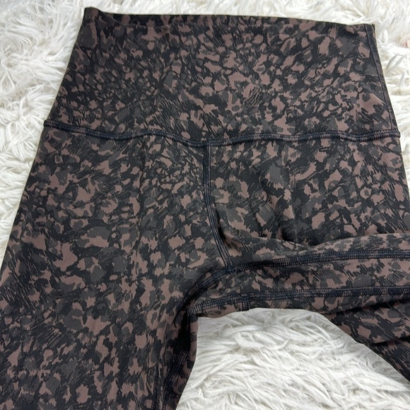Lululemon Align Crop *21" Wild Thing Camo Brown Earth Multi - Picture 2 of 5